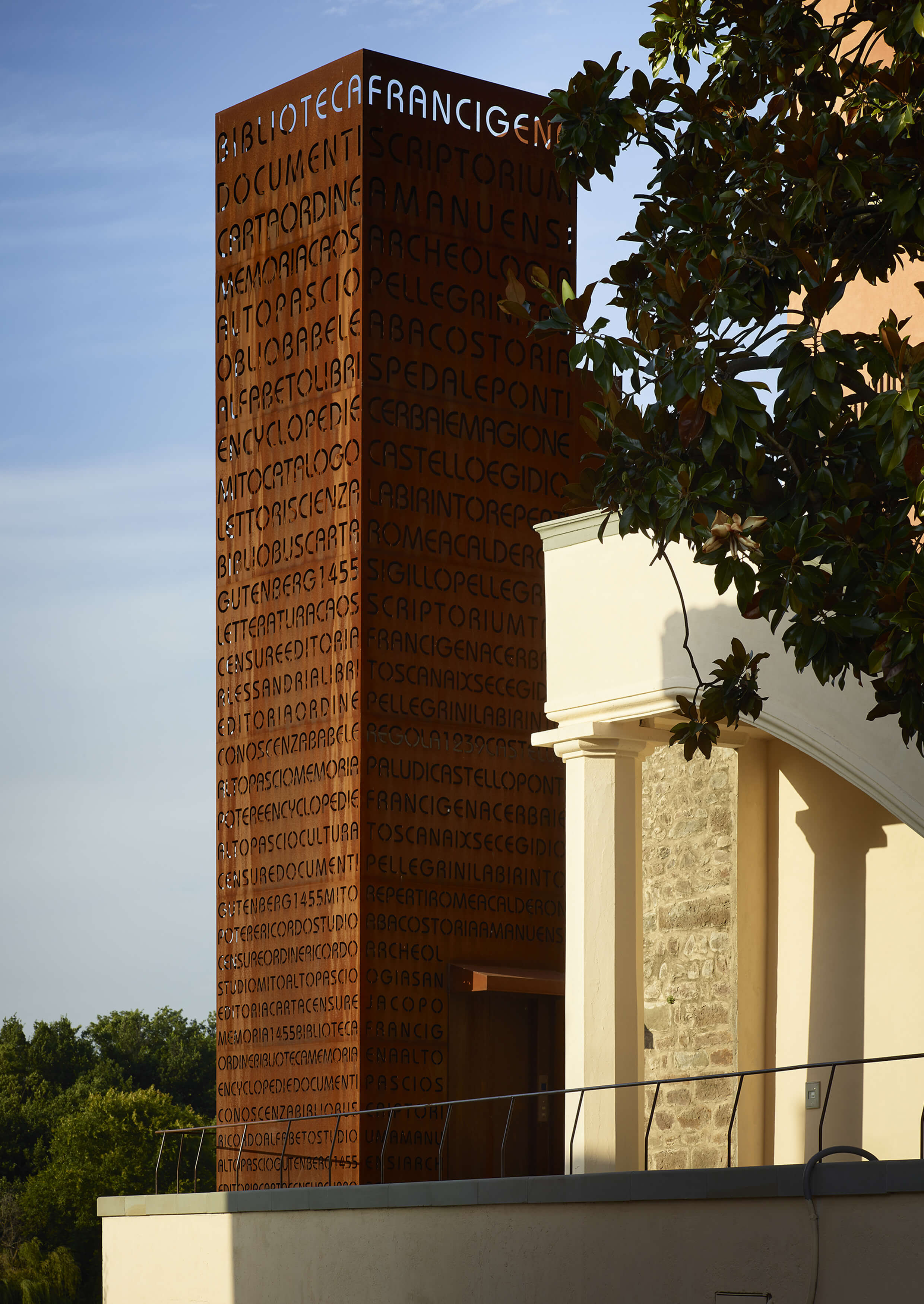 Biblioteca Comunale “Aldo Carrara”
