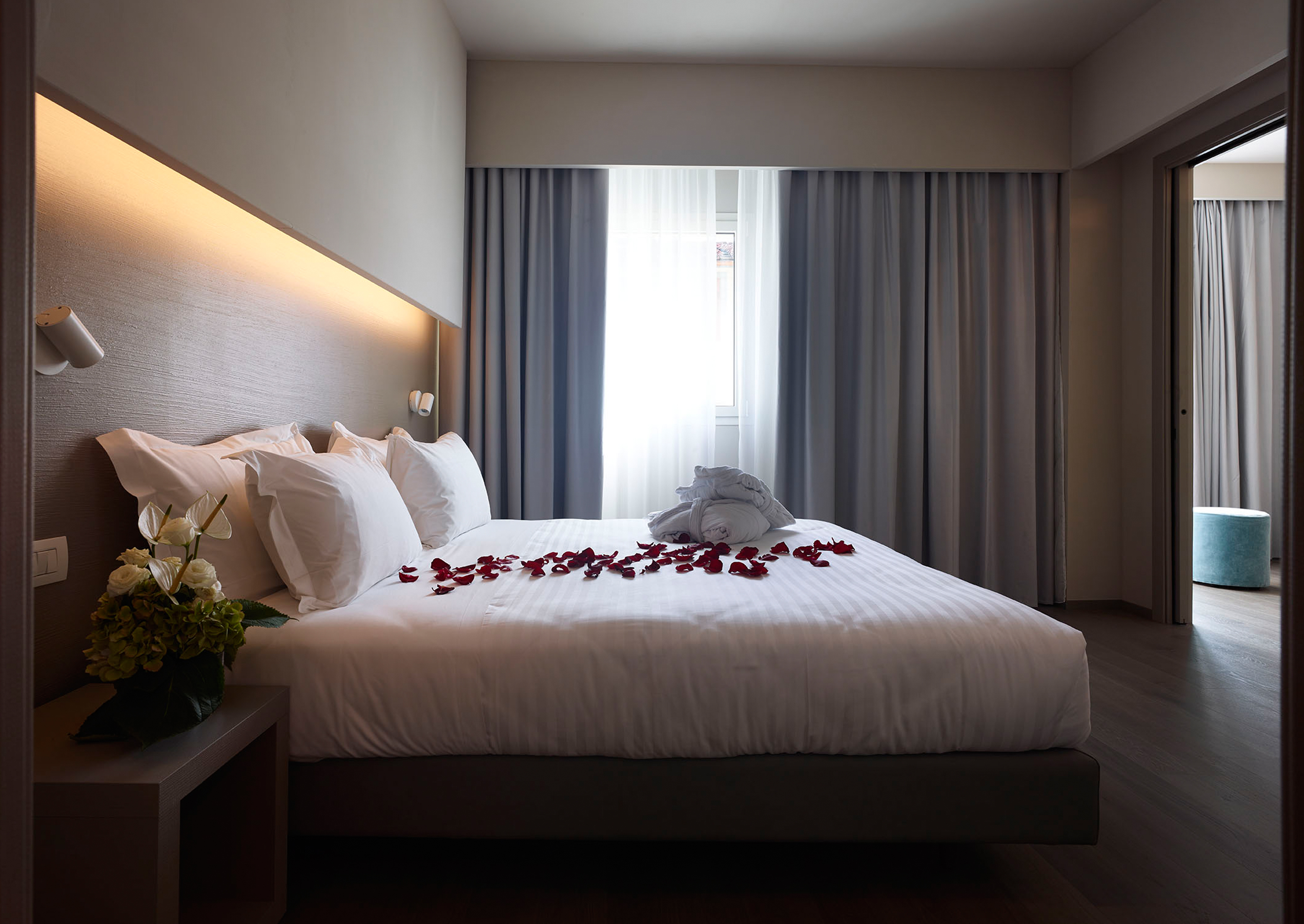 Hotel Glance