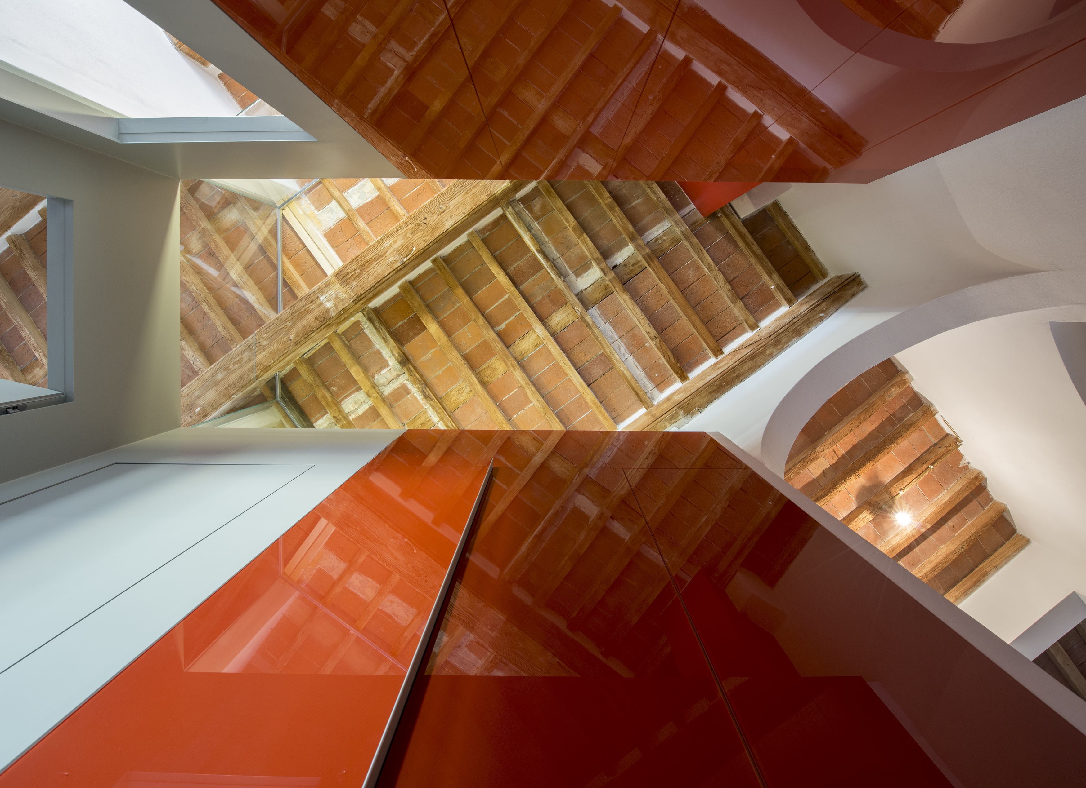 (R)accordi geometrici. Casa Ciranni