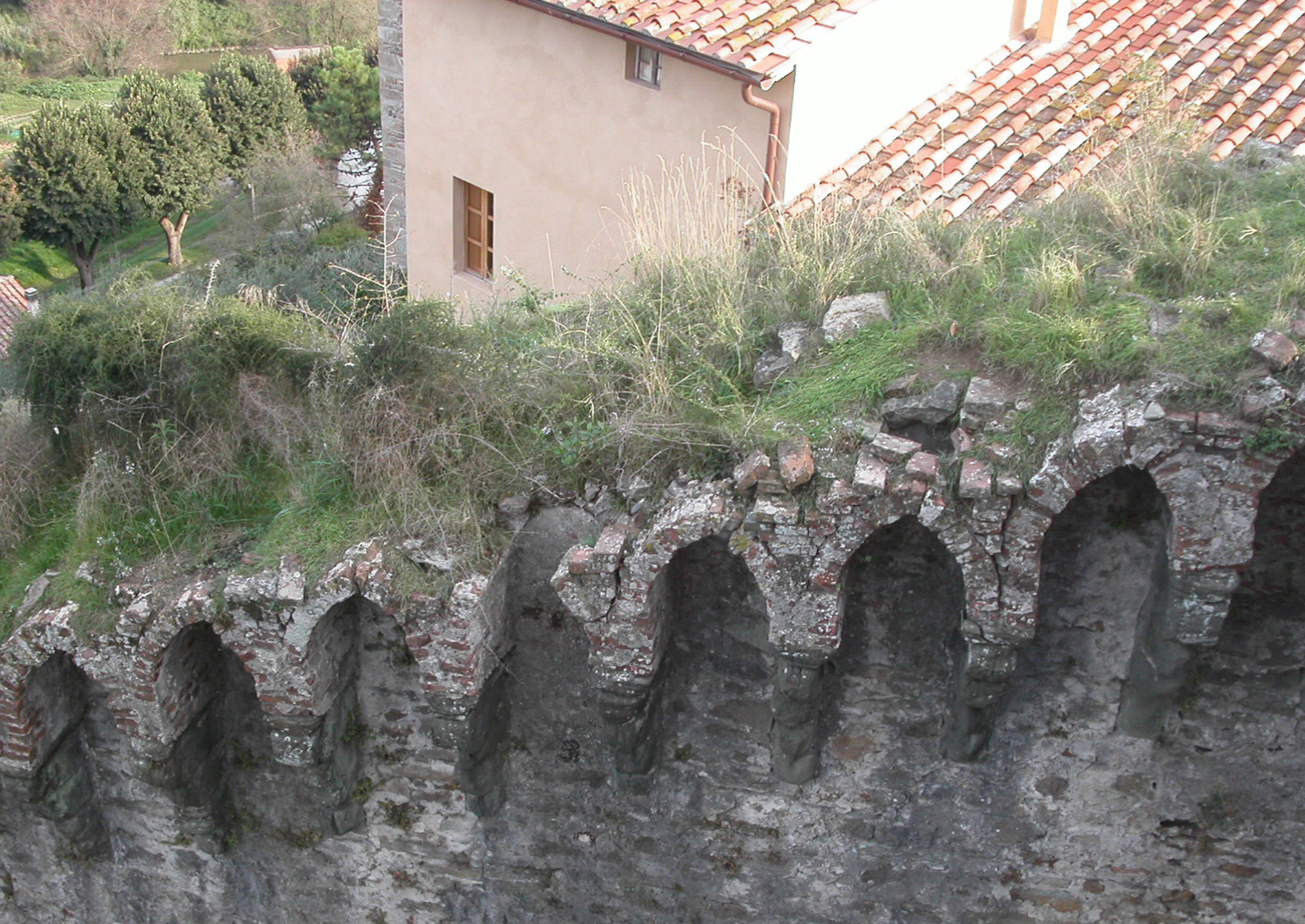 Torre e camminamento del Soccorso del complesso della Rocca del Brunelleschi