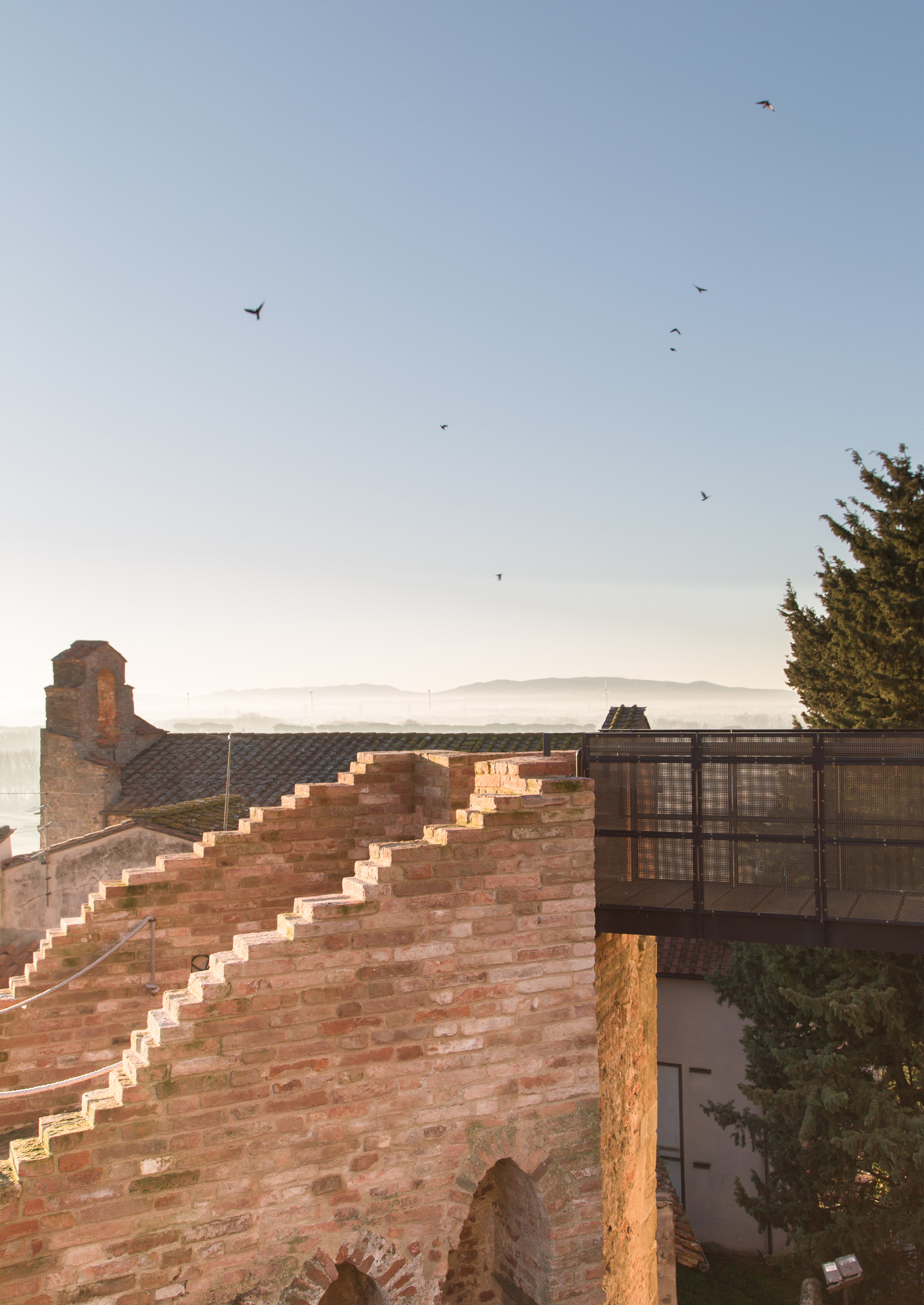 Torre e camminamento del Soccorso del complesso della Rocca del Brunelleschi